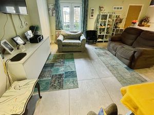 Lounge- click for photo gallery